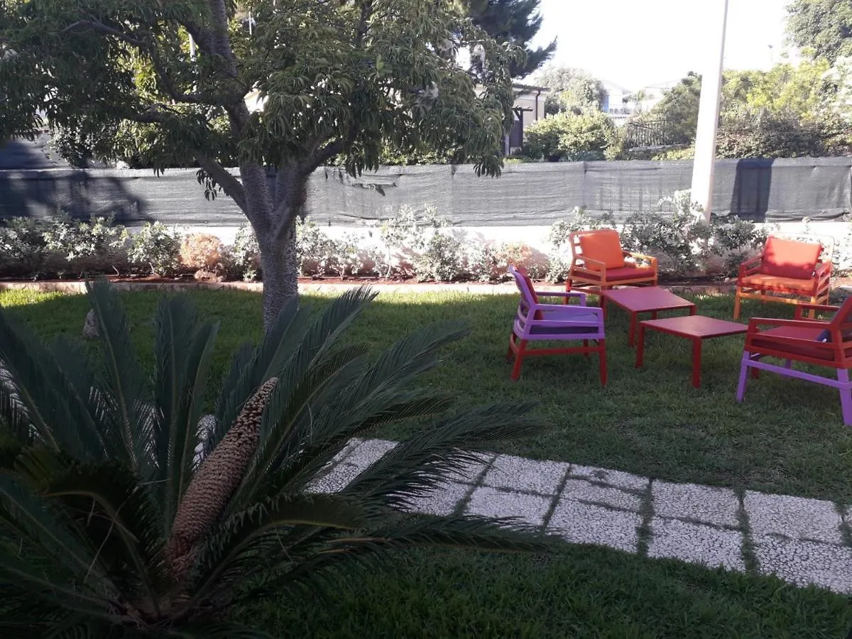 Neptune Apartment In Villa With Swimming Pool 20 Meters From The Sea Fontane Bianche